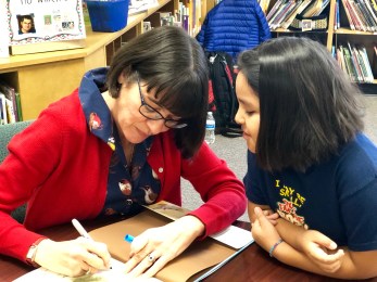 Blog_WhooMariaSigningPic